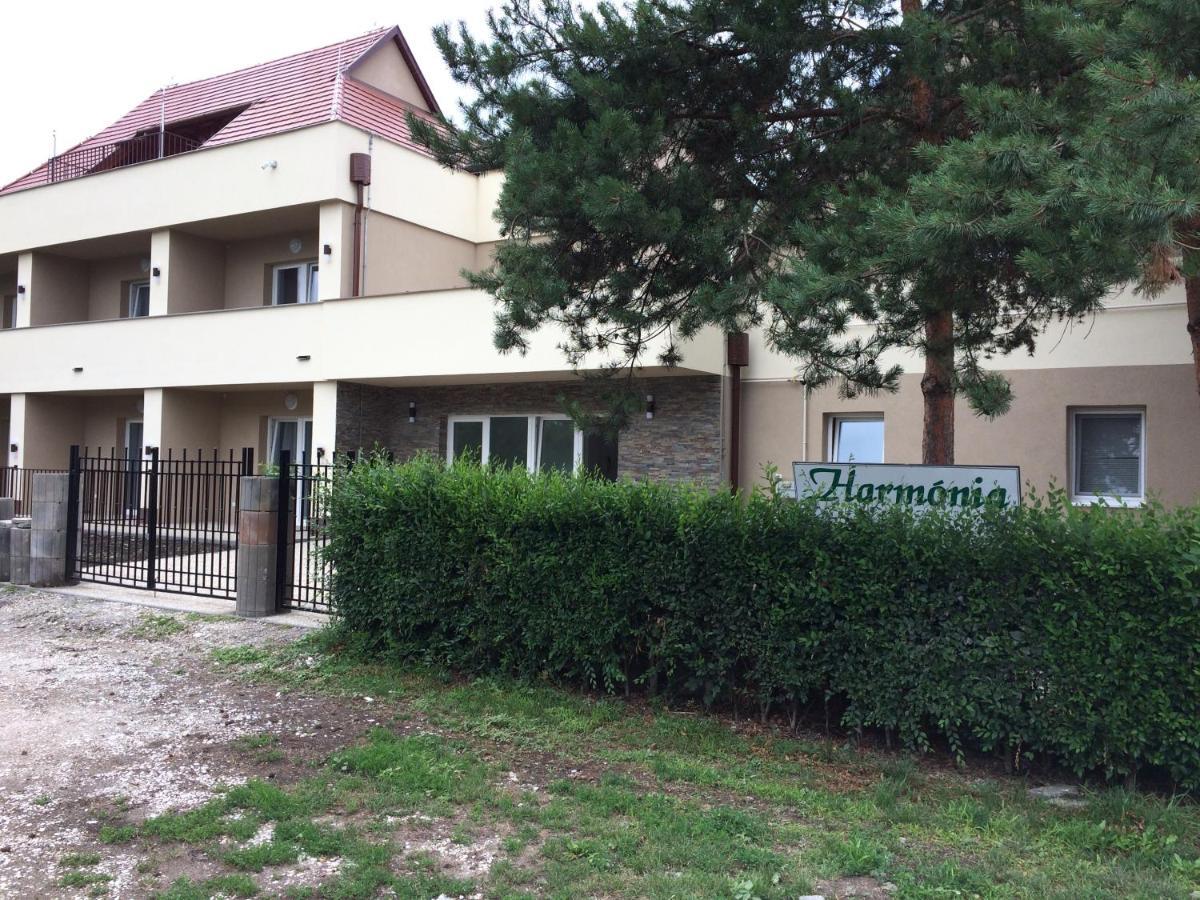 Harmonia Panzio Apartment โบกาช ภายนอก รูปภาพ