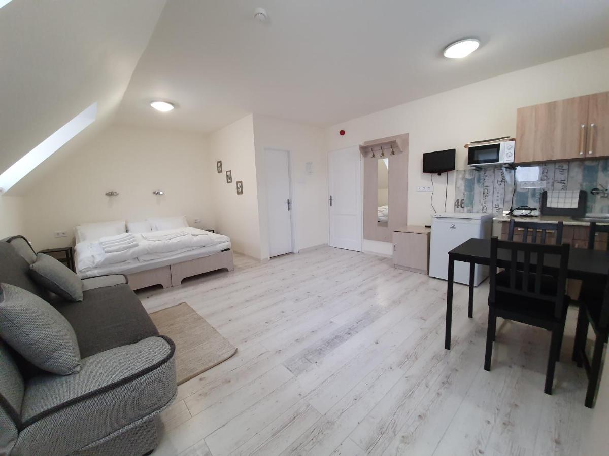Harmonia Panzio Apartment โบกาช ภายนอก รูปภาพ