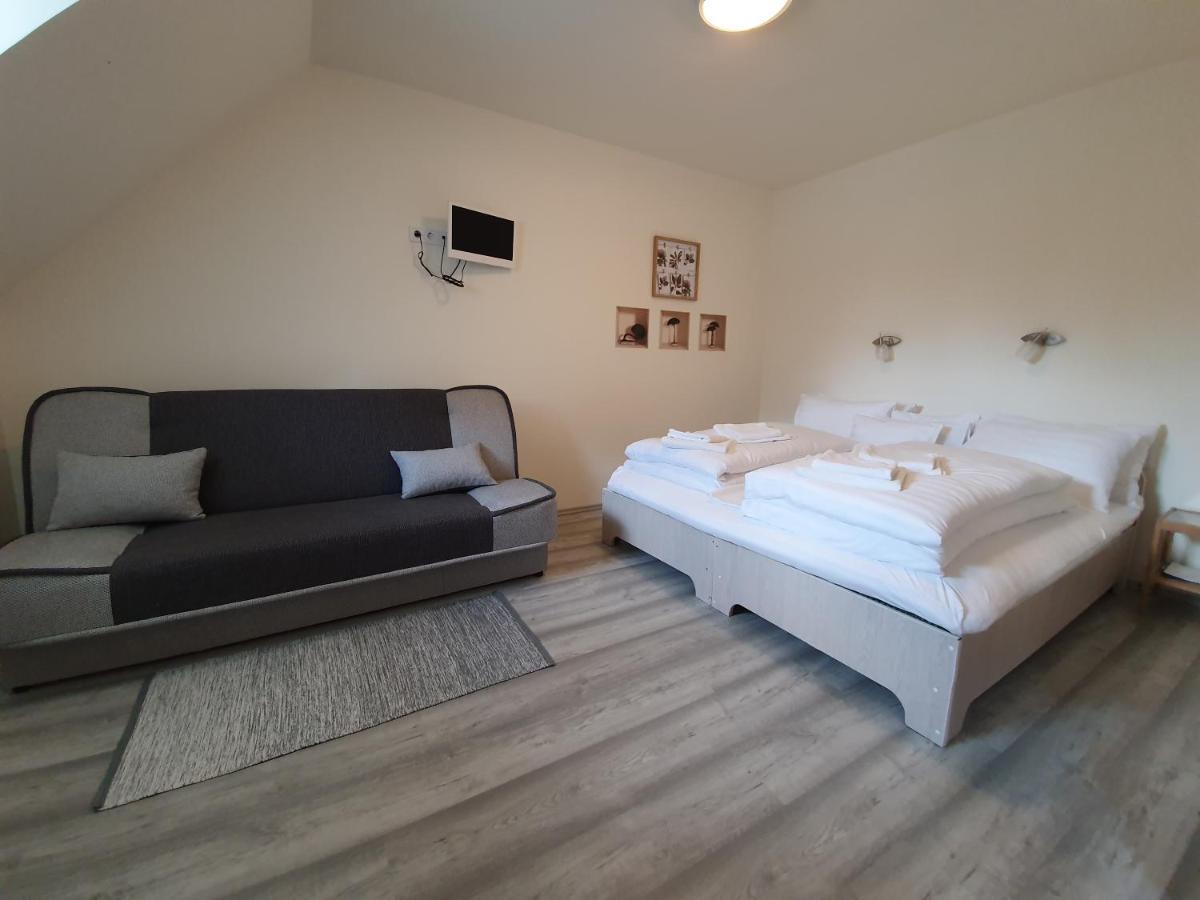 Harmonia Panzio Apartment โบกาช ภายนอก รูปภาพ
