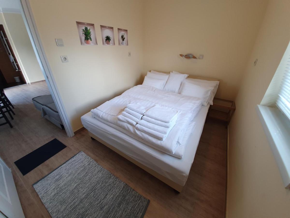 Harmonia Panzio Apartment โบกาช ภายนอก รูปภาพ