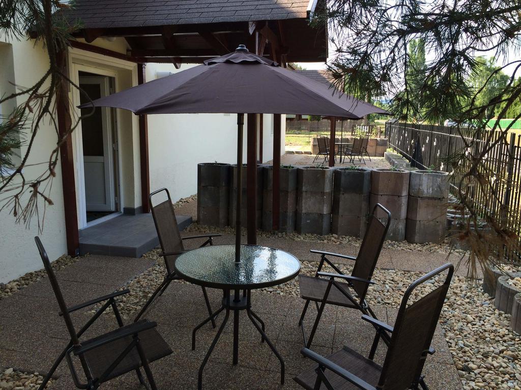 Harmonia Panzio Apartment โบกาช ภายนอก รูปภาพ